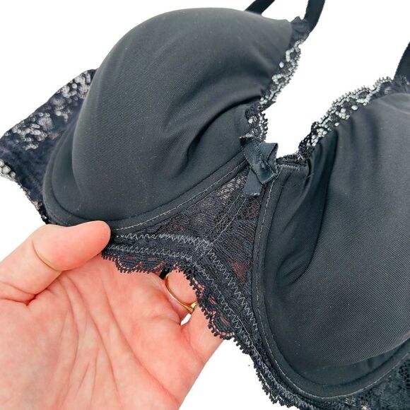 Victoria’s Secret black full coverage underwire bra size 38C - Picture 2 of 4